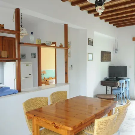 飞马套房公寓 Acherounes