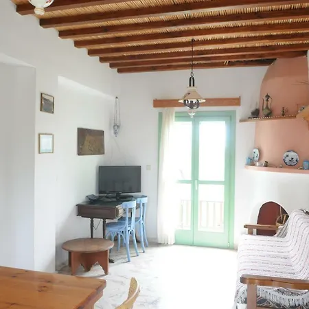 飞马套房公寓 Acherounes